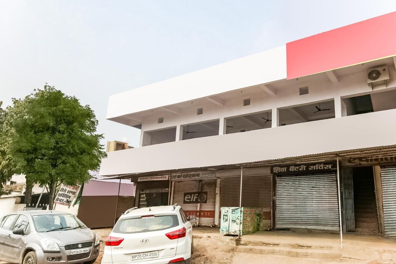 Oyo 69647 Yash Lodge Jabalpur Exteriör bild