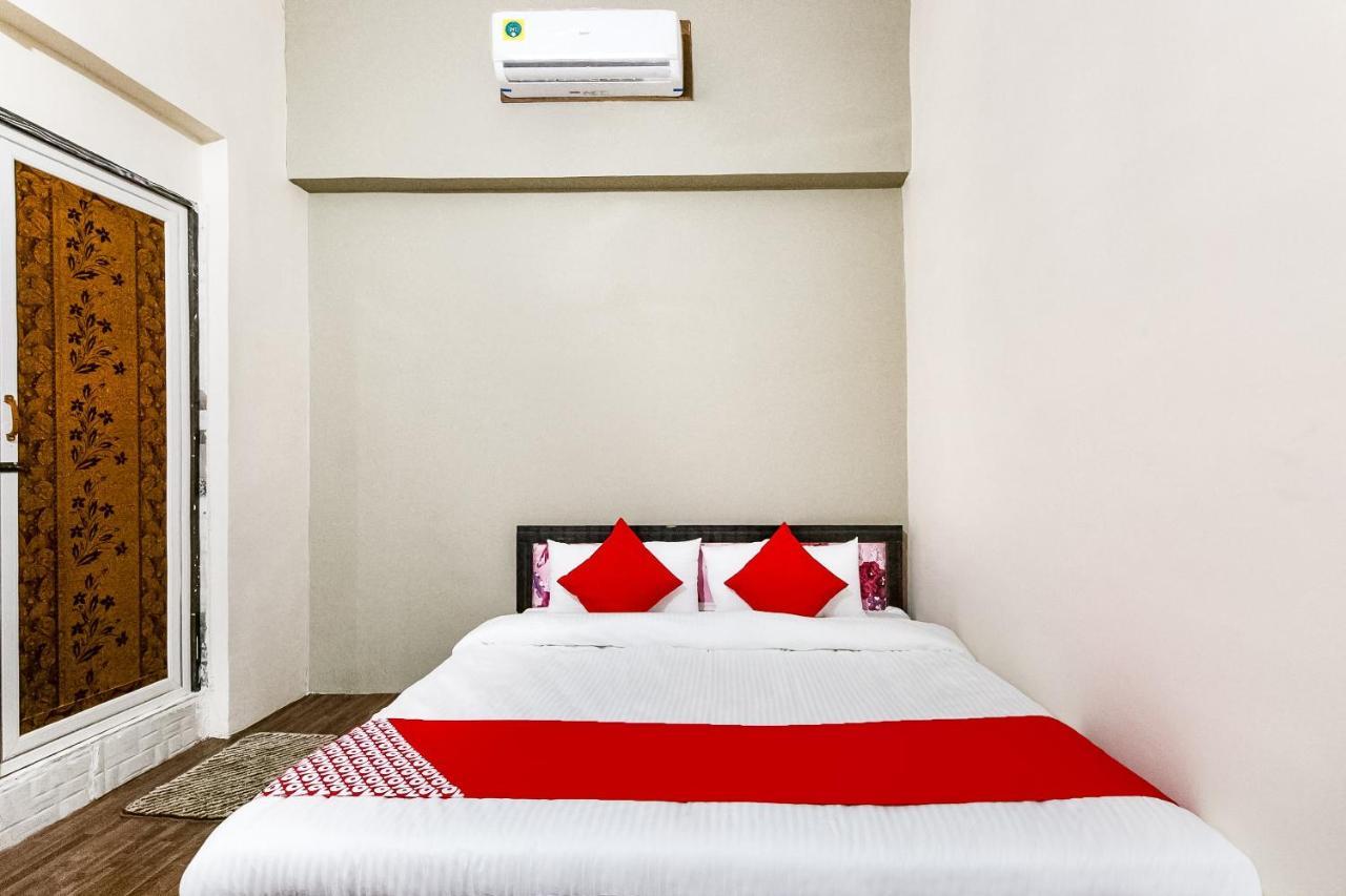 Oyo 69647 Yash Lodge Jabalpur Exteriör bild